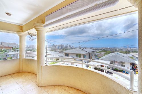 920 Laki Rd, Honolulu, HI 96817-2109