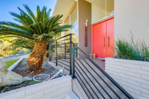 1420 Crestview Ave, Seal Beach, CA 90740-5722
