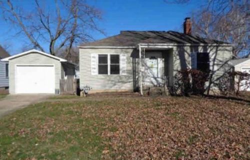 442 Maywood Ct, Decatur, IL 62526-4212