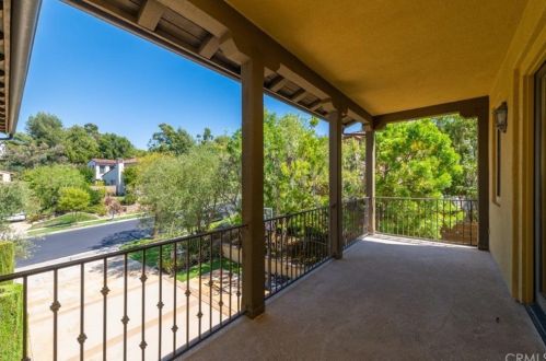 37 Blue Smt, Irvine CA  92603-0168 exterior