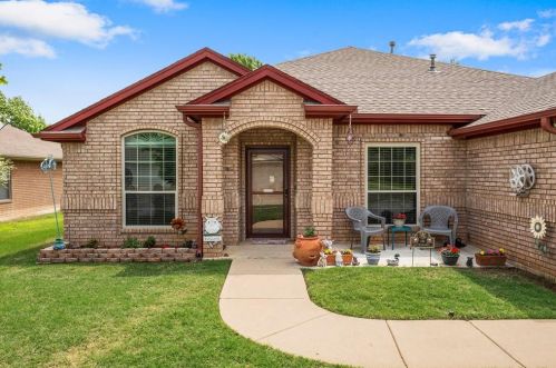 141 Blue Wood Dr, Fort Worth, TX 76179-1464