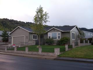 3157 Normandy Ave, Roseburg, OR 97471-2421