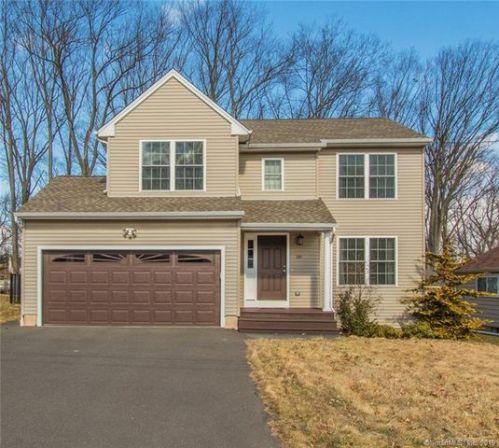 50 Durwin St, Middletown, CT 06457-5104