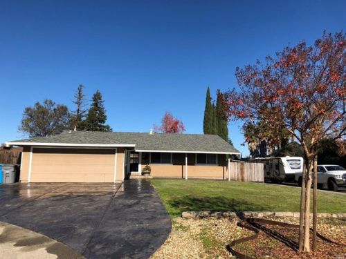 130 Albany Ct, Vacaville, CA 95687-5705