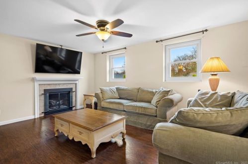 120 Wentworth Dr, Wapping CT  06074-1259 exterior