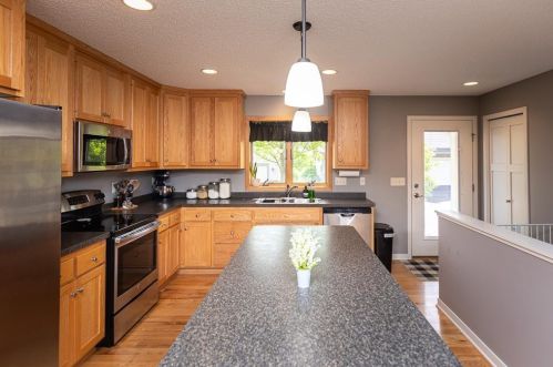 989 Farrell St, Saint Paul MN  55119-5203 exterior