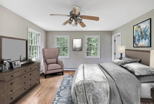8 Captains Watch, Huntington CT  06484-5914 exterior