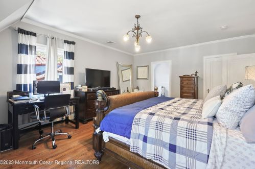 302 2nd Ave, Tinton Falls NJ  07712-6132 exterior