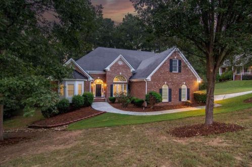 3570 Bulloch Lake Rd, Loganville, GA 30052-8650
