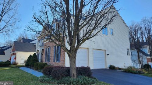 7365 Hunters Oak Ct, Springfield, VA 22150-4601