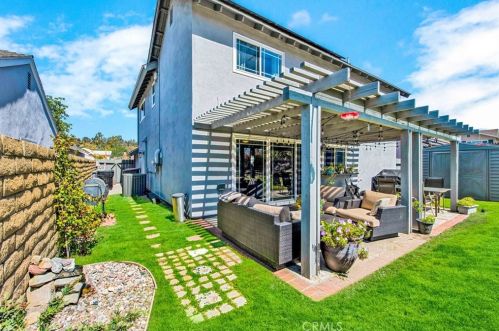 6236 Woodsboro Ave, Anaheim CA  92807-2347 exterior