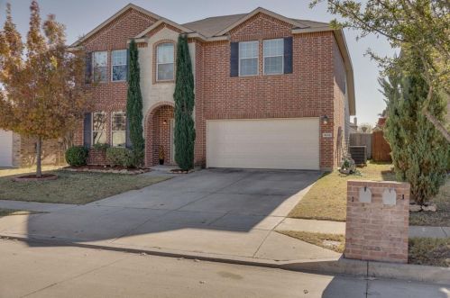 1632 Quails Nest Dr, Fort Worth TX  76177-7542 exterior