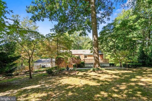 7301 Lackawanna Dr, Springfield VA  22150-4418 exterior