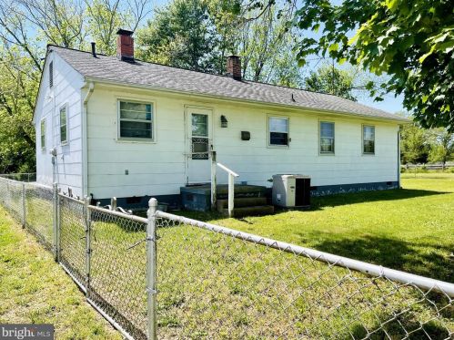 7455 Miller Ln, Woodford, VA 22580-2236