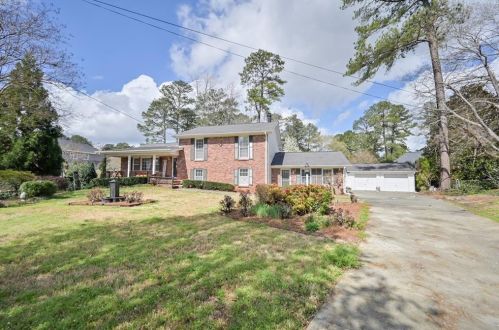 557 Council Blf, Lilburn, GA 30047-2116