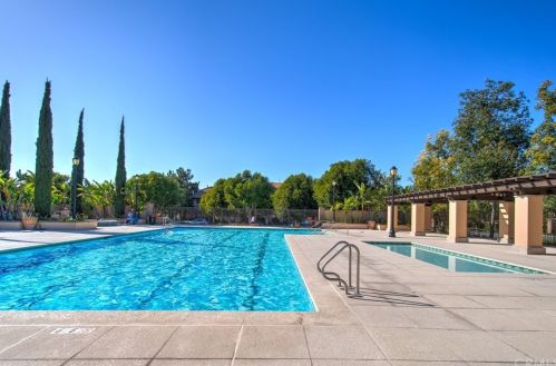 328 Bronze, Irvine CA  92618-1510 exterior
