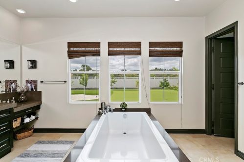 16105 Mariposa Ave, Riverside CA  92504 exterior