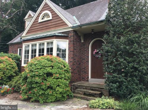 243 Spring Garden St, Ephrata, PA 17522-2523