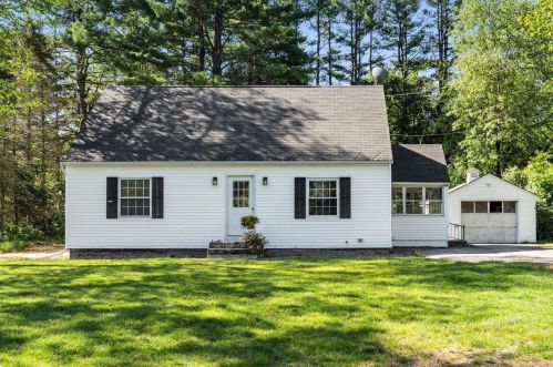 1030 Shirley Ave, Goffstown, NH 03045-1817