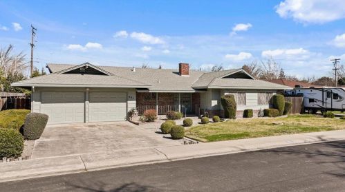 921 Crestwood Dr, Modesto, CA 95350-1622