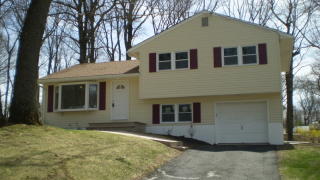 39 Sanford Dr, Dover, NJ 07869-2620