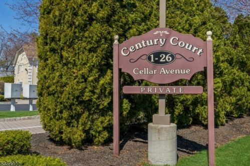 14 Cellar Ave, Clark, NJ 07066-2709
