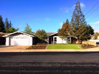 26 Burgan Ave, Clovis, CA 93611-0603