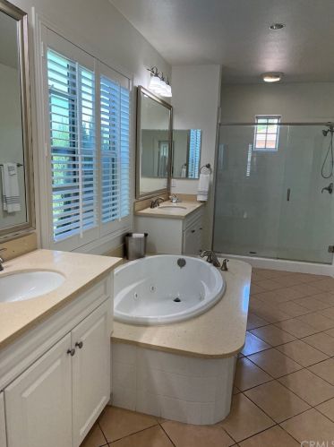 237 Mantle, Irvine CA  92618-1514 exterior