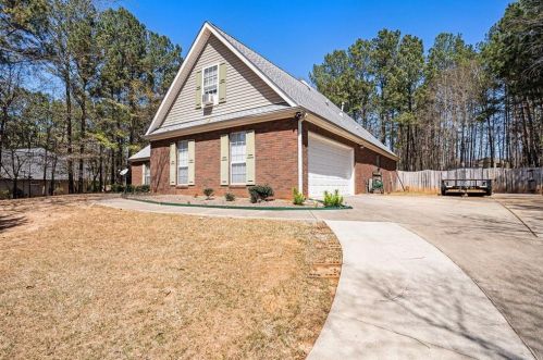 160 Stratford Cir, Stockbridge, GA 30281-7134