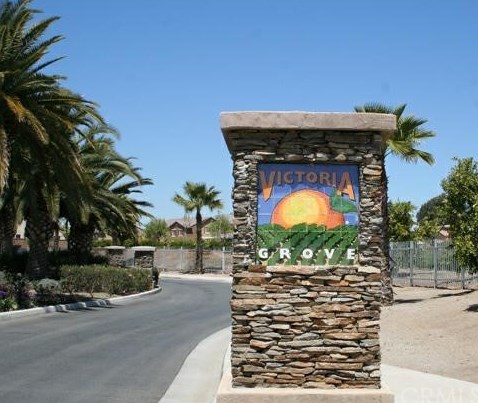 12741 Royal Palm Ln, Riverside CA  92503-7077 exterior