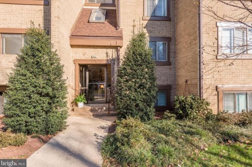 1663 Parkcrest Cir, Herndon, VA 20190-4951
