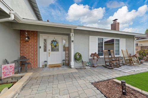 2292 Jonesboro Ave, Simi Valley, CA 93063-3826