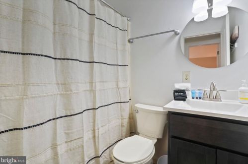 4 Pileated Woodpecker Ln, Hedgesville WV  25427-6232 exterior