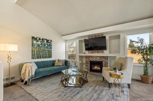 19899 Tufts Dr, Aurora CO  80015-3478 exterior