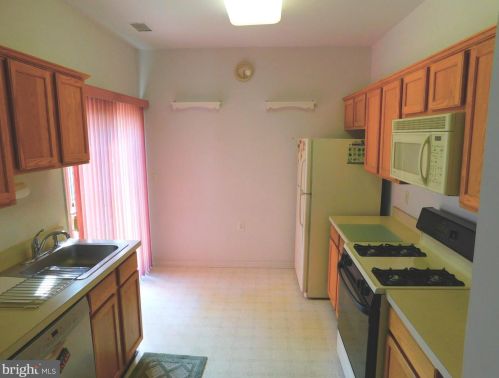 203 Meadowlark Dr, Trenton NJ  08690-3569 exterior