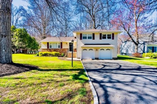 1088 Saddlebrook Rd, Mountainside, NJ 07092-1511