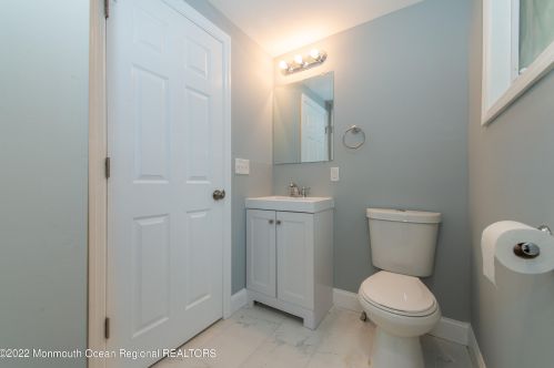 1545 Asbury Ave, Tinton Falls NJ 07712-6102 exterior