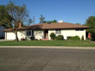 812 Williams Ave, Madera, CA 93637-2934