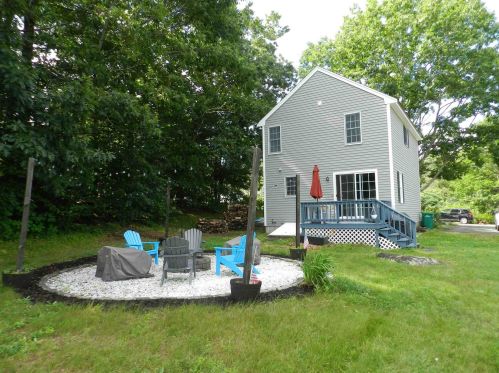 23 Ledgeview Dr, Rochester, NH 03839-5618