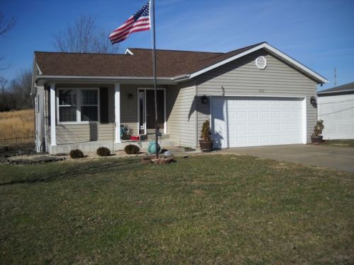 920 Trade Winds Dr, Perryville, MO 63775-1400