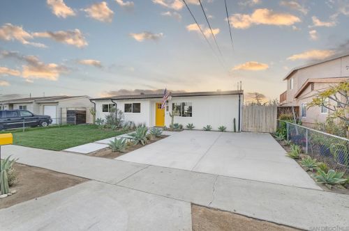 1421 Santa Rosa St, Oceanside, CA 92058-1145