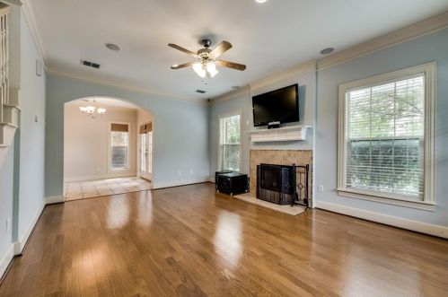 1953 Owasso St, Fort Worth, TX 76107-4056