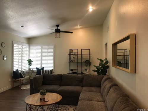 6807 Rycroft Dr, Riverside CA  92506-5352 exterior