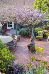 8412 Lookout Mountain Ave, Los Angeles, CA 90046-1551