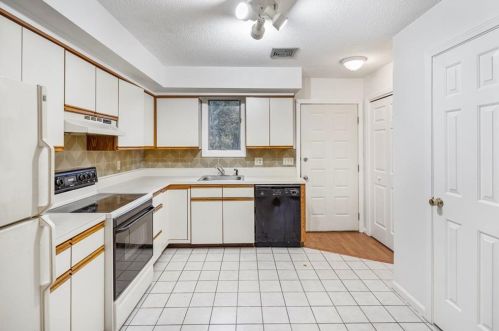 37 Dale Ave, Providence, RI 02919-4845