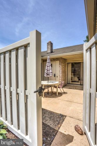 45 Valleybrook Dr, Lancaster PA  17601-4612 exterior