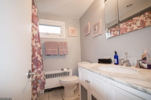 208 Totowa Rd, Paterson NJ 07512-2071 exterior