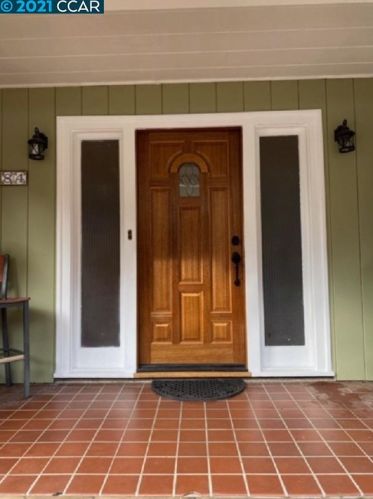 84 Bishop Rd, Crockett, CA 94525-1514