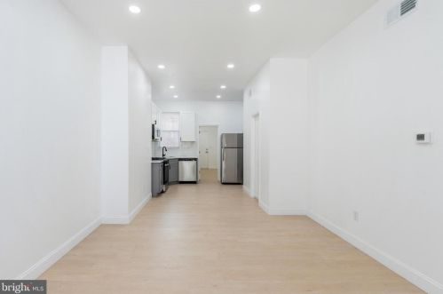 703 43rd St, Philadelphia, PA 19104-0044