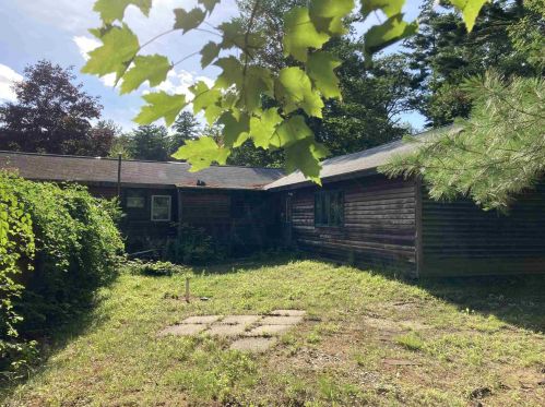 1 Cottonwood Rd, Plaistow, NH 03865-2783